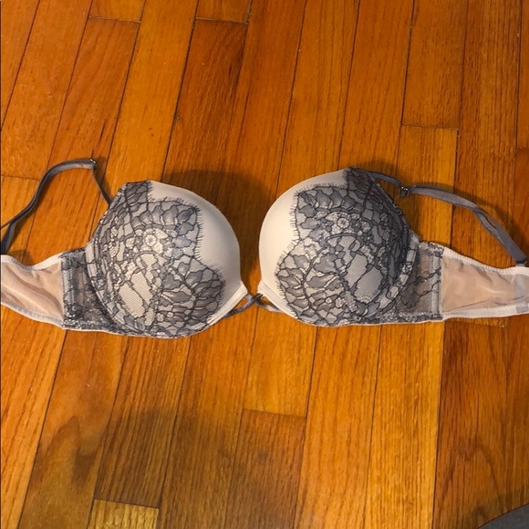 Victoria's Secret Other - Victoria’s Secret 34C bombshell plunge bra silver
